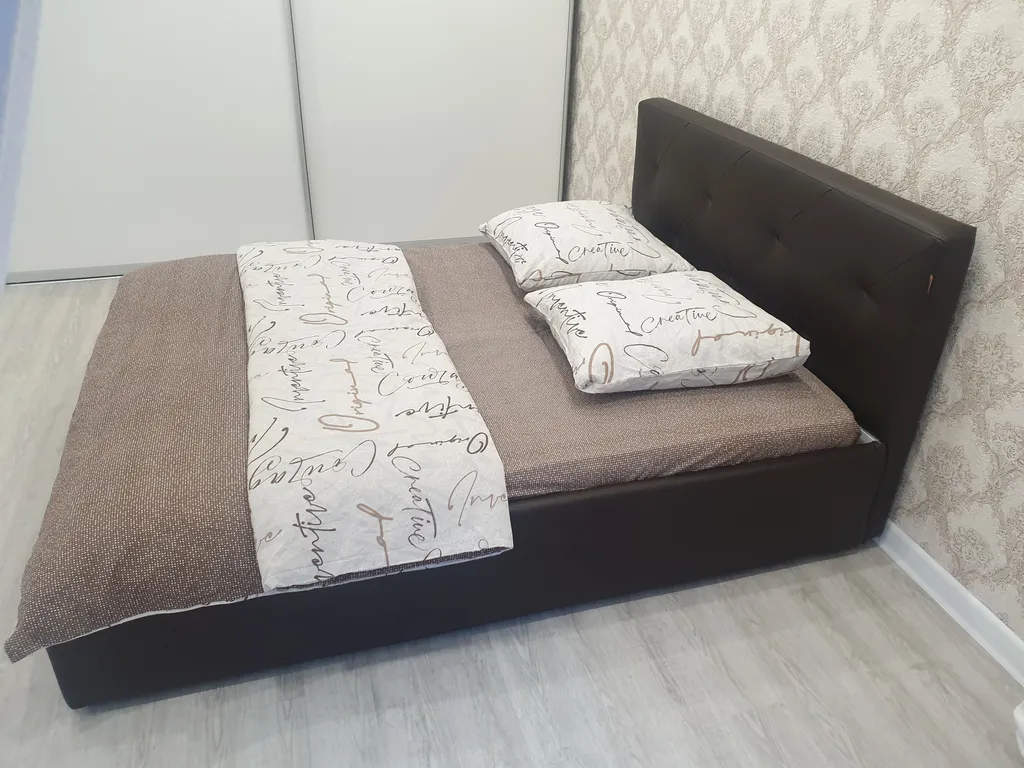 Красивая студия с видом на Ангару