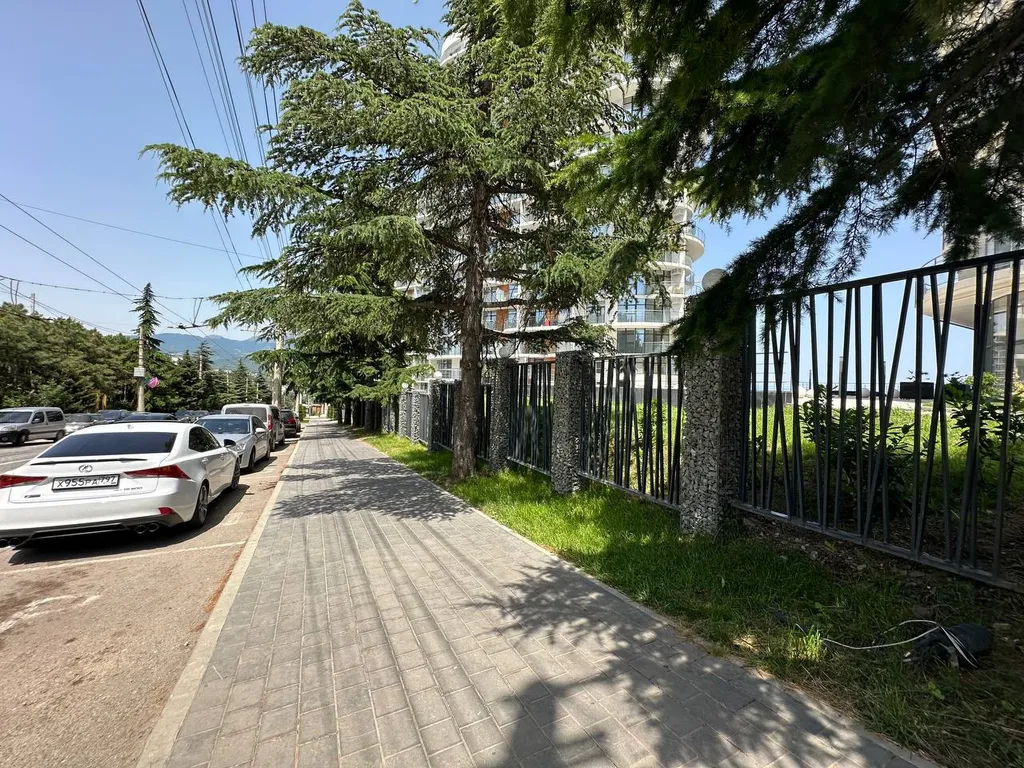 Апартаменты с видом на море и горы в доме бизнес класса