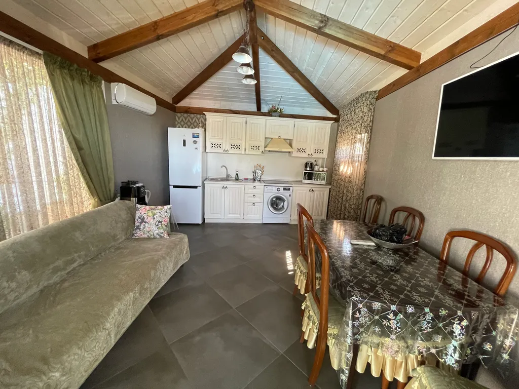 Дом с  бассейном, финской сауной, джакузи и шикарным видом на море