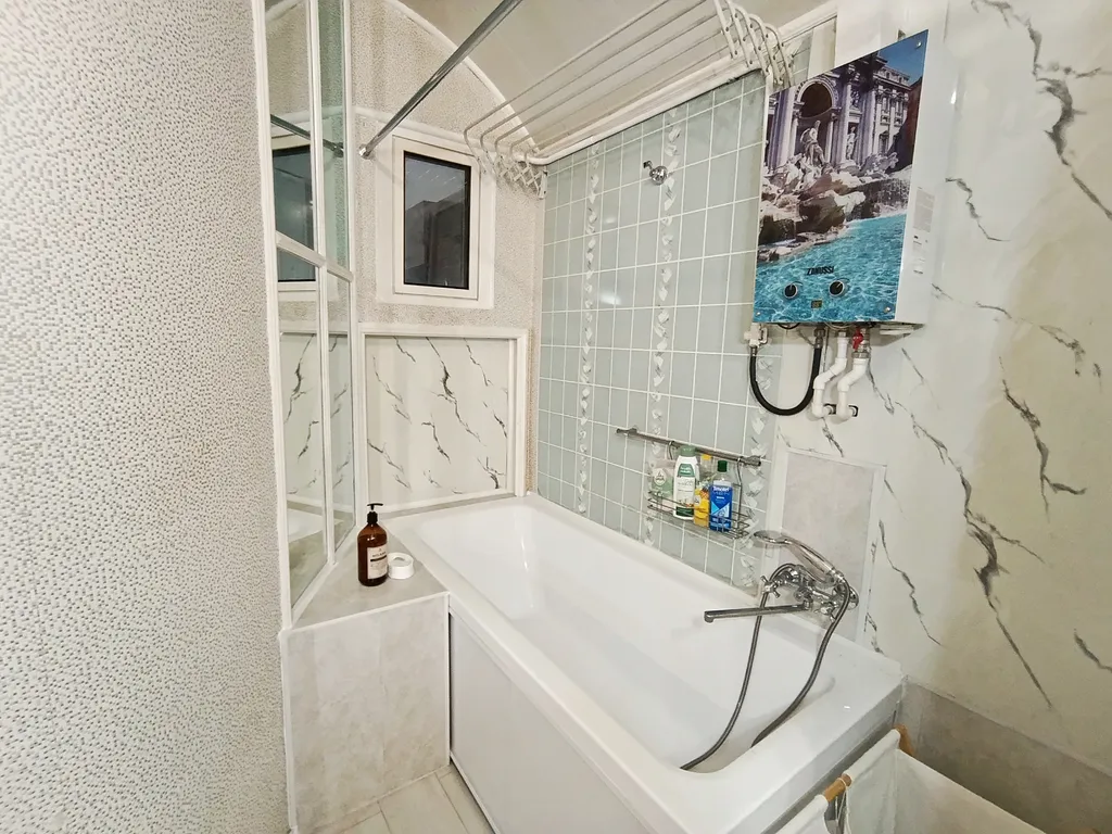 Просторная квартира в центре у моря