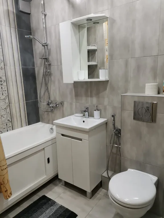 Уютная и светлая квартира с балконом на красной линии