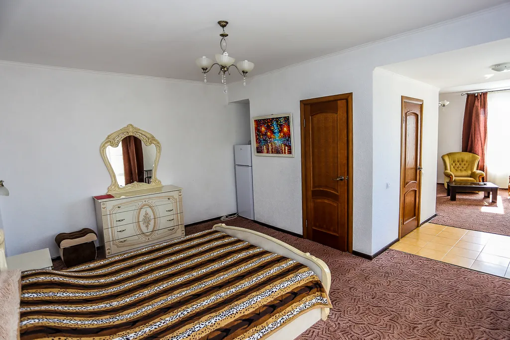 Квартира Двухкомнатный номер Люкс — аренда посуточно в Керчь