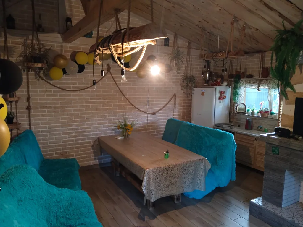 Домик в лесу с баней