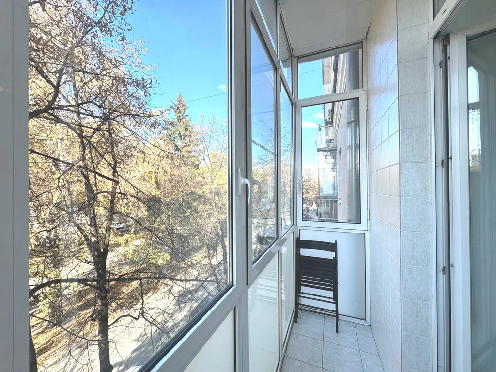 3-комнатная квартира в центре с балконом и кондиционером