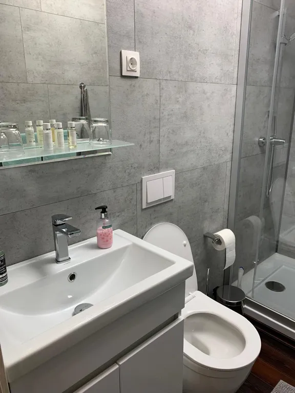 Чудесное место у озера с камином и русской баней