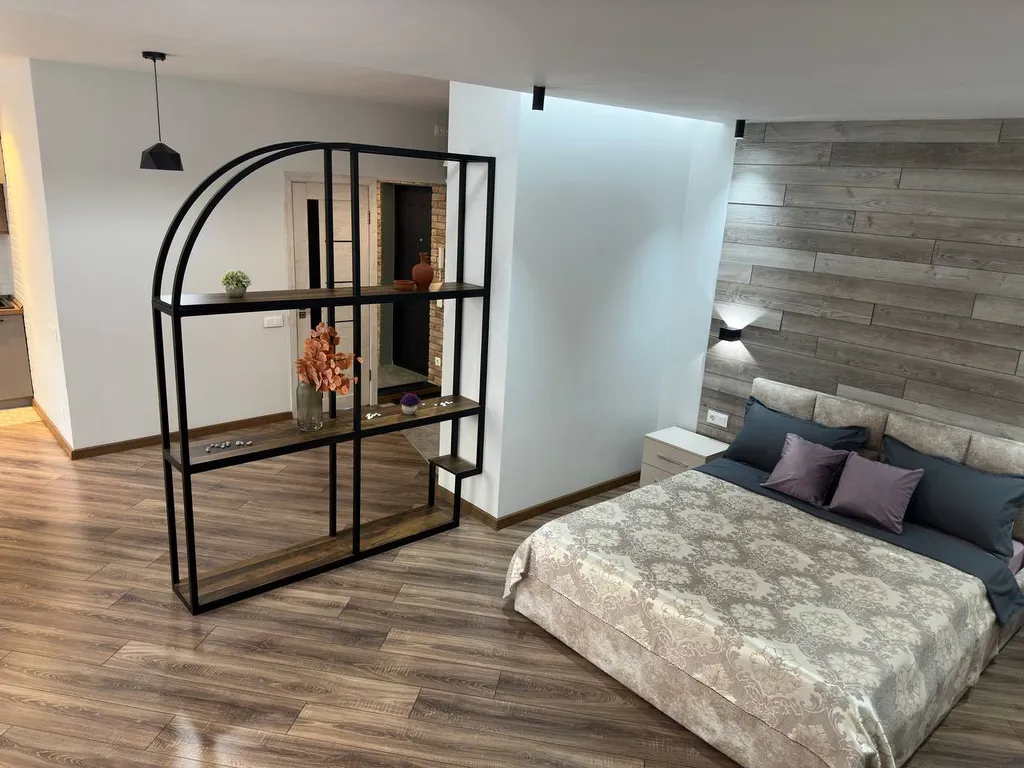 Квартира Студия в лофт стиле с видом на горы около арбата на 9 этаже — Алматы