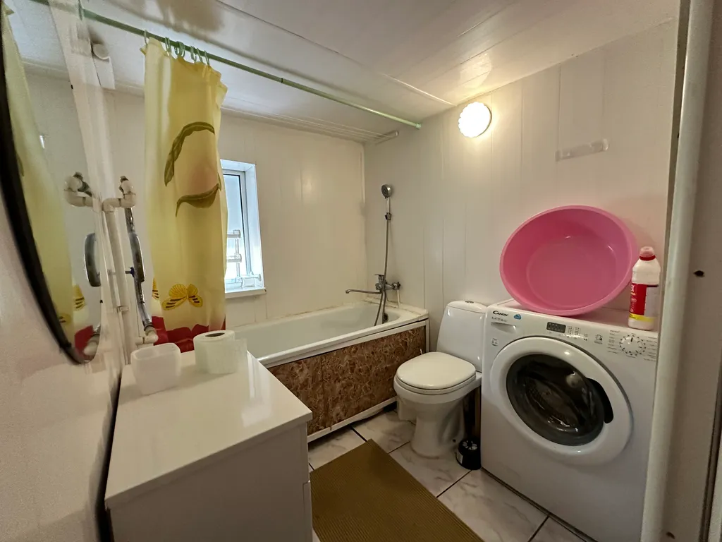 Дом под ключ с бассейном и стоянкой во дворе для 3 автомобилей у гипермаркета