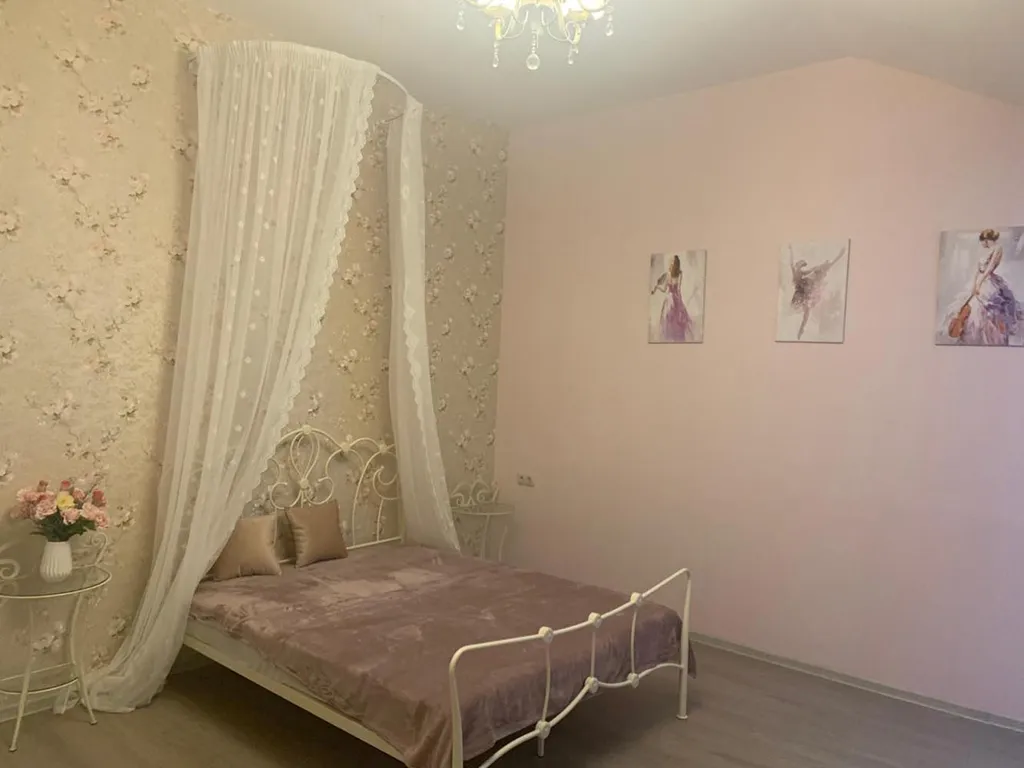 Белоснежная веранда и усадьба