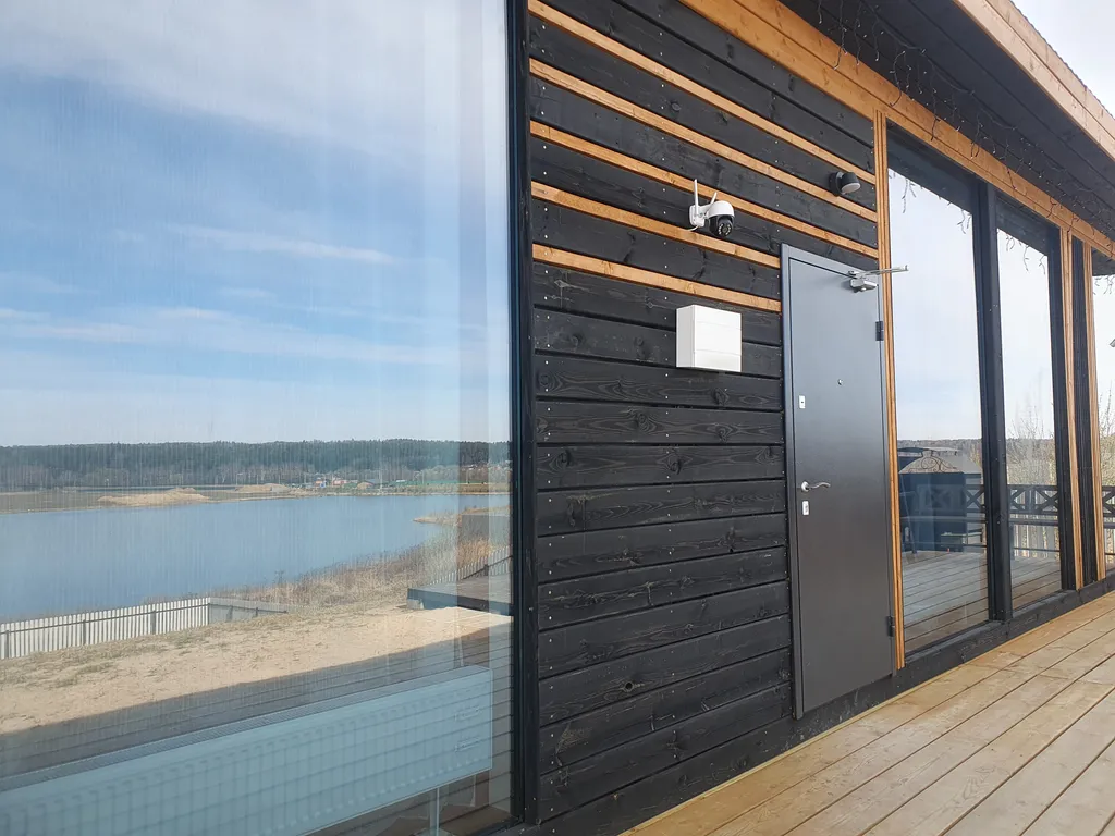 Дом с видом на озеро