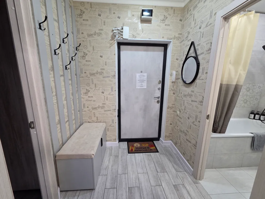 Апартаменты VVA / Сквер Героев России