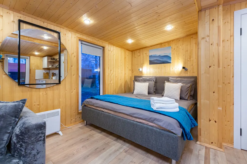 Семейный домик с финской сауной у леса