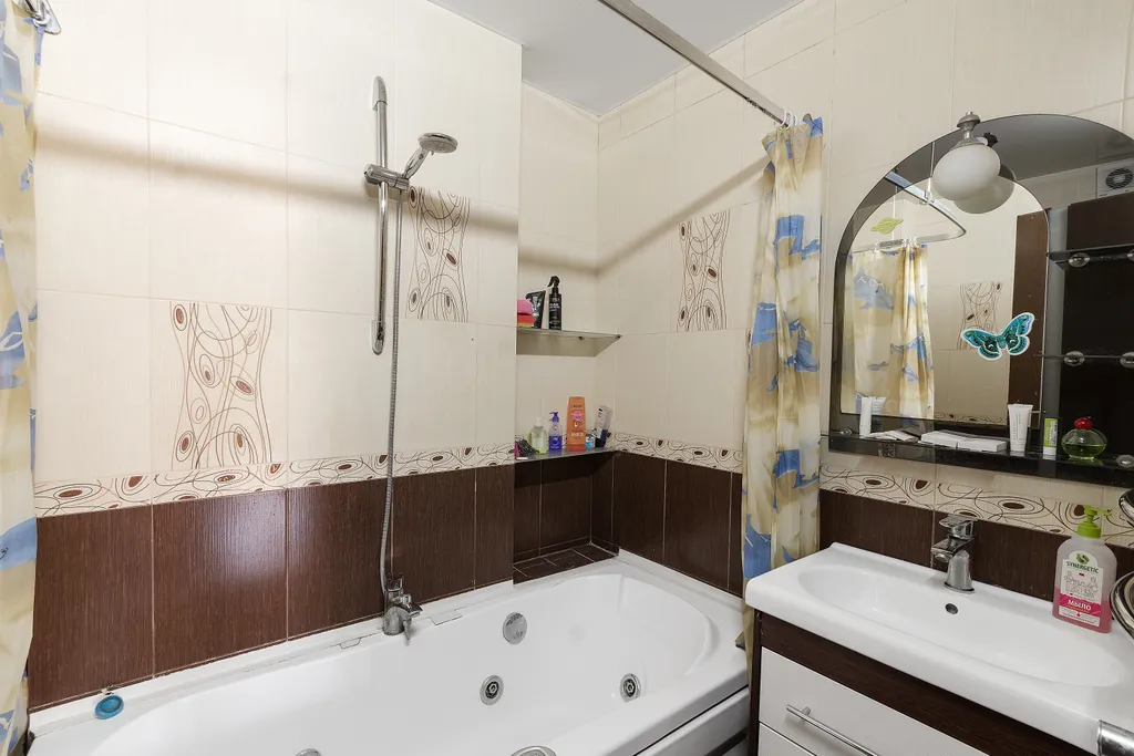 3-х комнатная квартира в жд районе