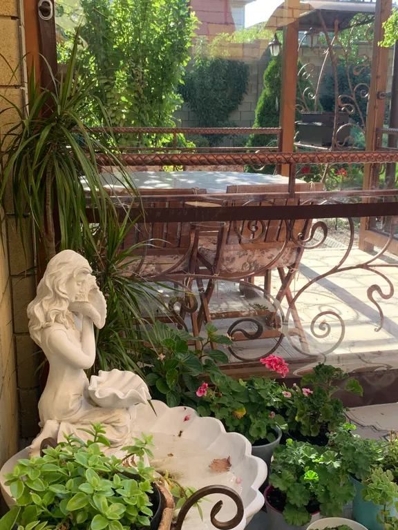 Апартаменты свой сад и парковка