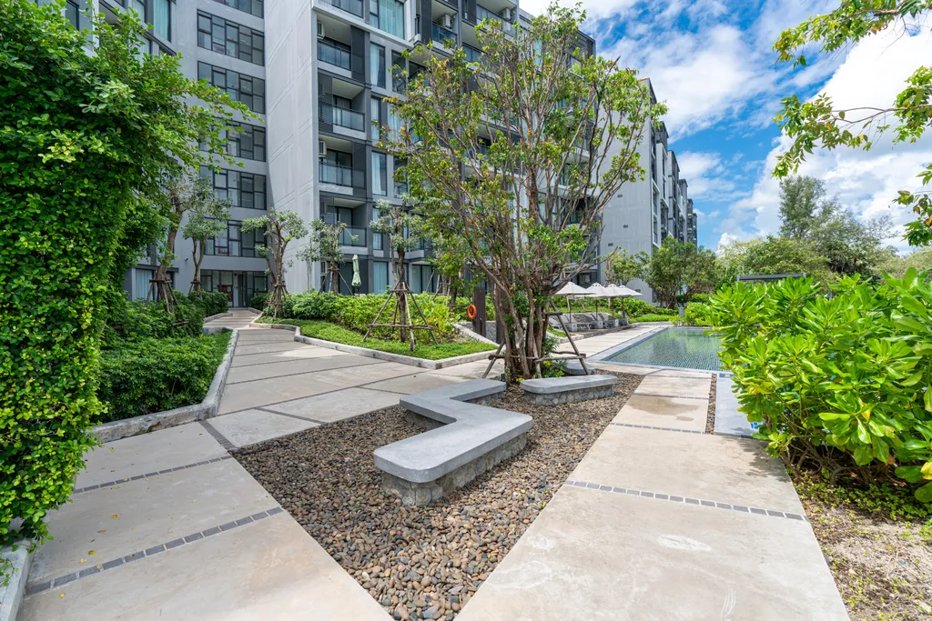 Две спальни с видом на озеро и море