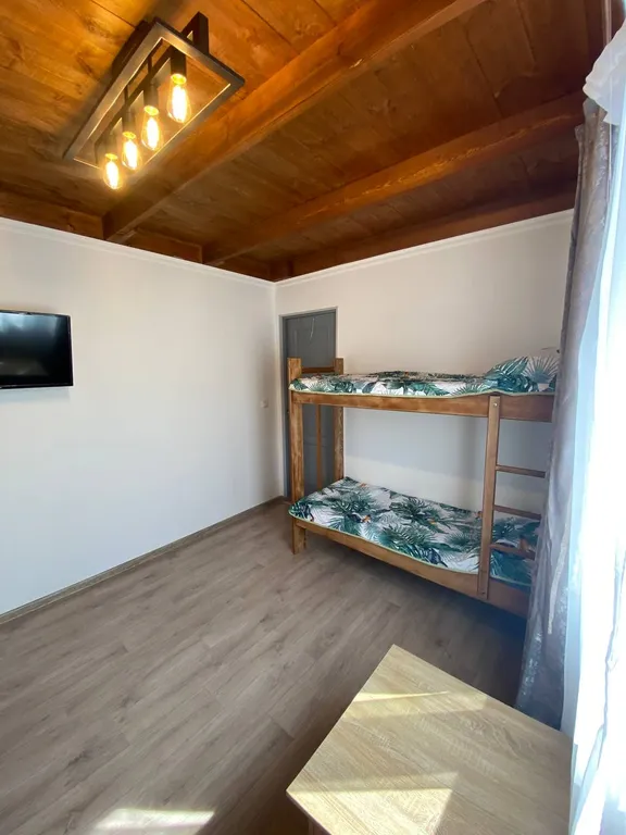 Уютный домик у сада