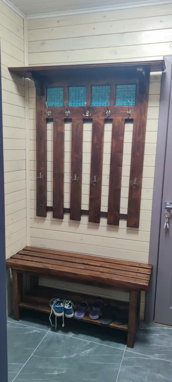 Современный дом с видом на лес