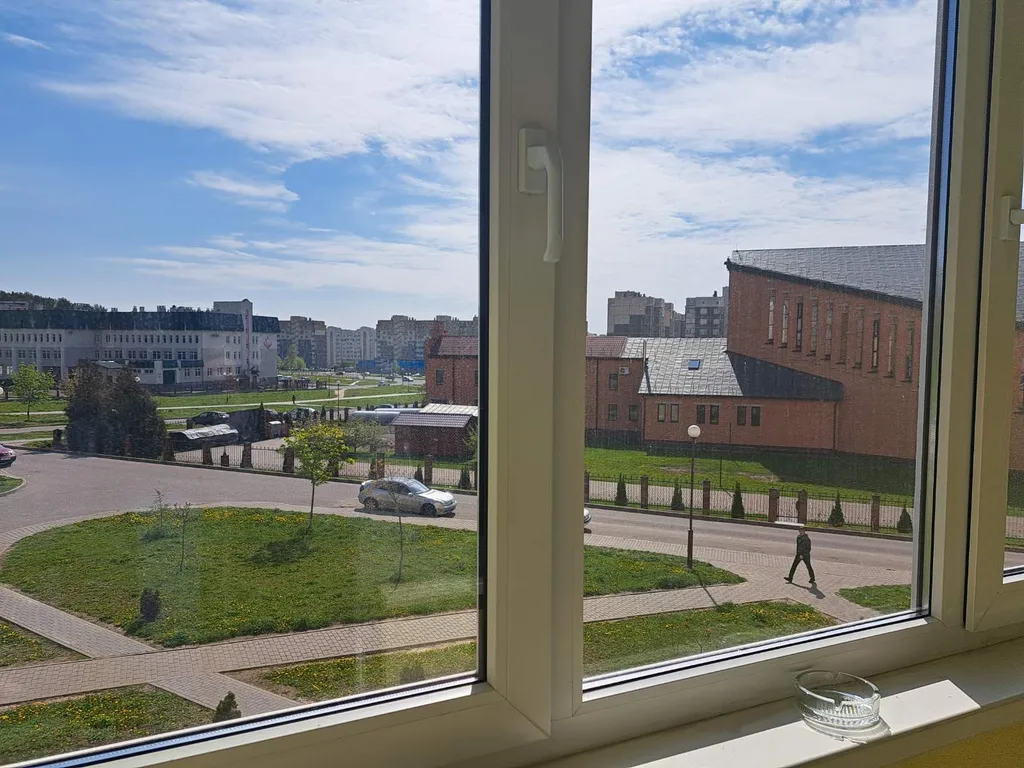 Светлая 2х ком квартира возле ТЦ Тринити