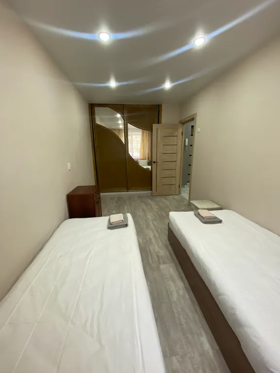 Шестиместные с четырьмя кроватями