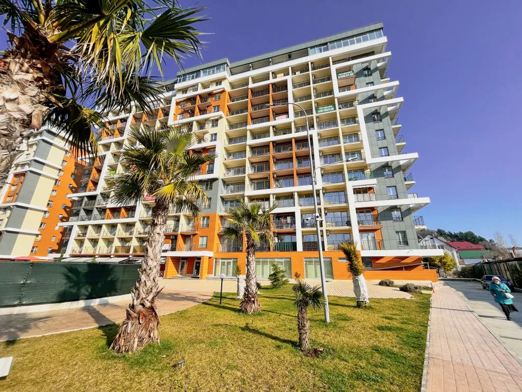 Студия с завораживающим видом и летним бассейном