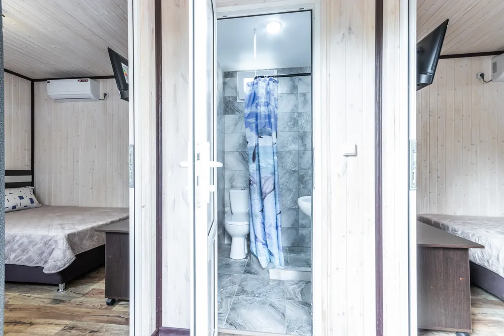 Домик шестиместный двухкомнатный