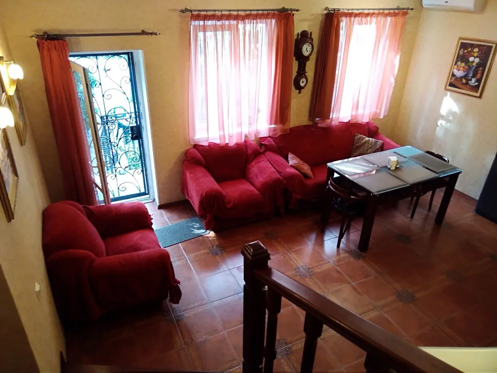 Апартамент с уютным двориком в Мисхоре, в частном доме