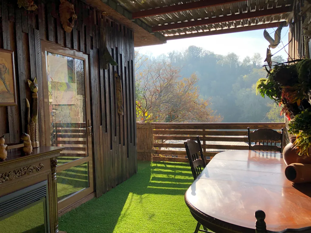 Дом Шилтон Виладж с бассейном, баней и джакузи