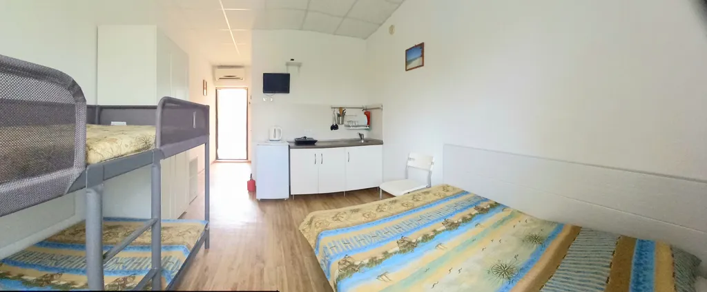 Коттедж Комната с кухонным уголком  и балконом — аренда посуточно в Должанская