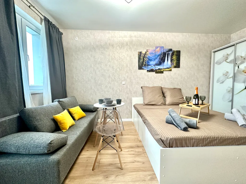 Студия с дизайнерским ремонтом