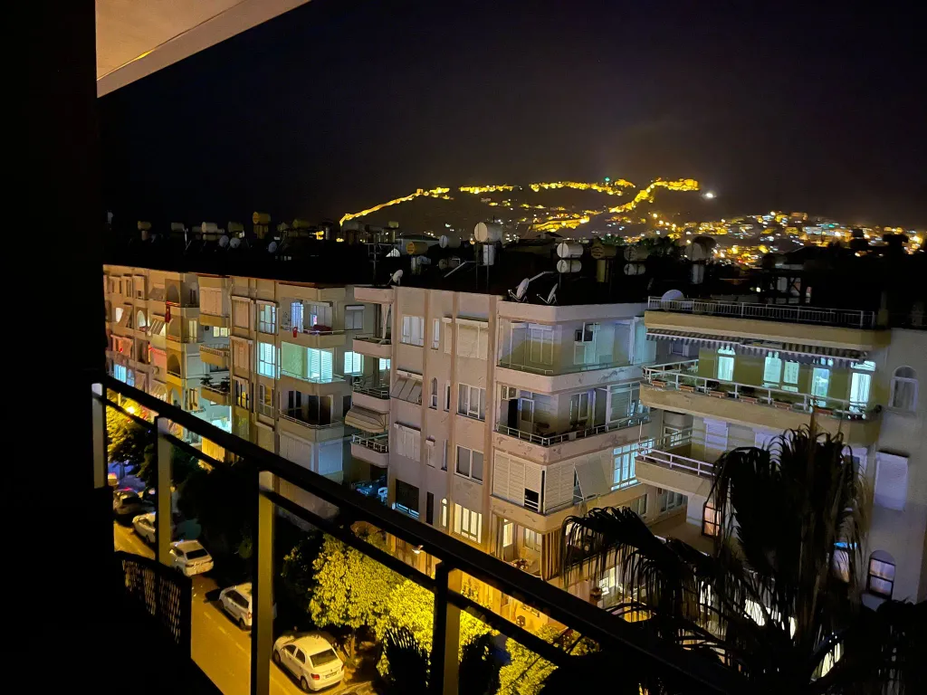 Уютный апартамент у моря с потрясающим видом в центре города