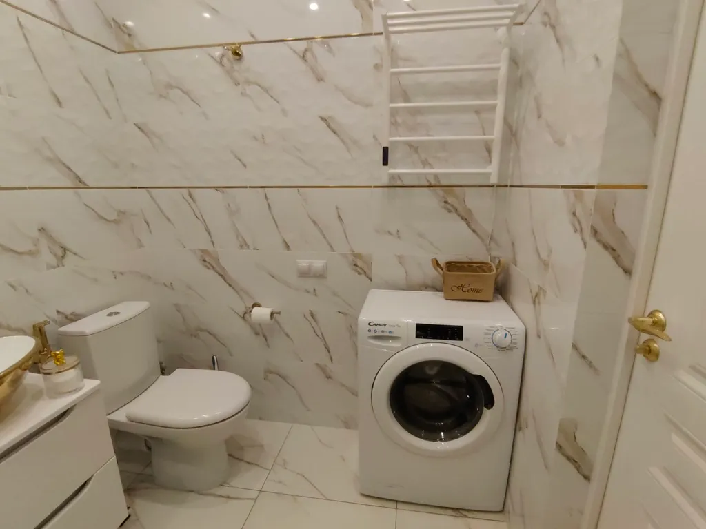 Новые двухкомнатные апартаменты West Wave рядом с бассейнами Баден СПА