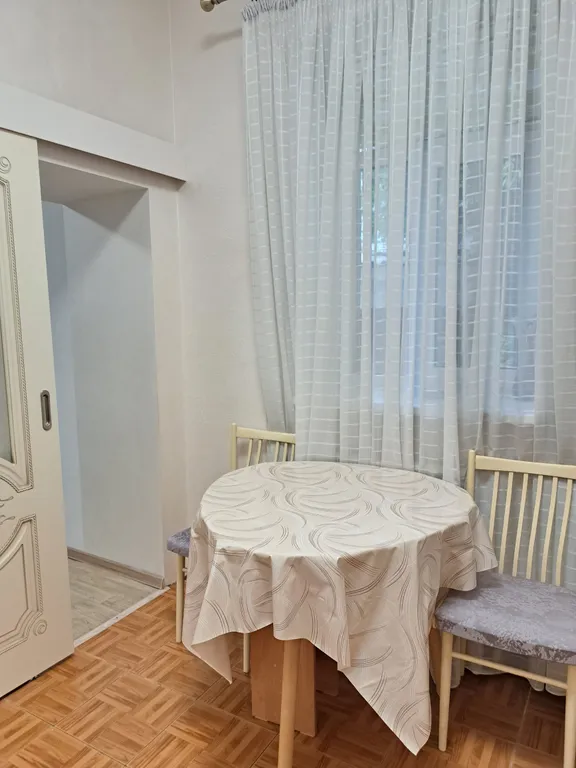 Двухкомнаткая квартира на второй линии от набережной