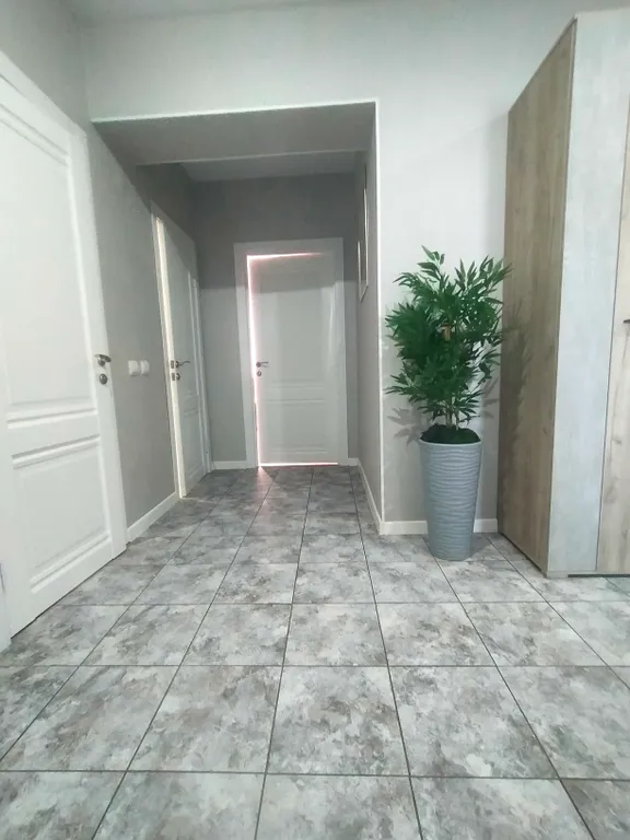 Огромная 3-комнатная квартира с новым ремонтом