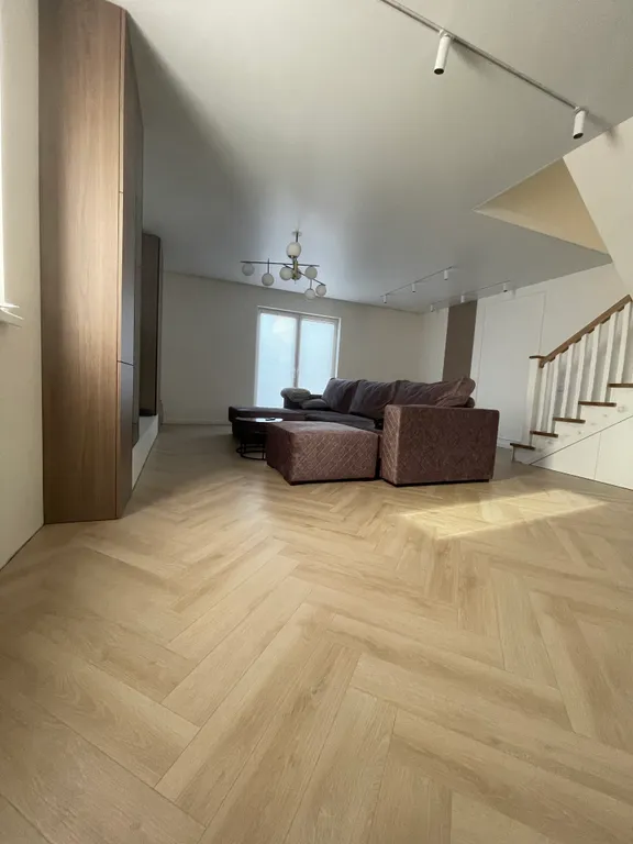 4-комнатный Дом