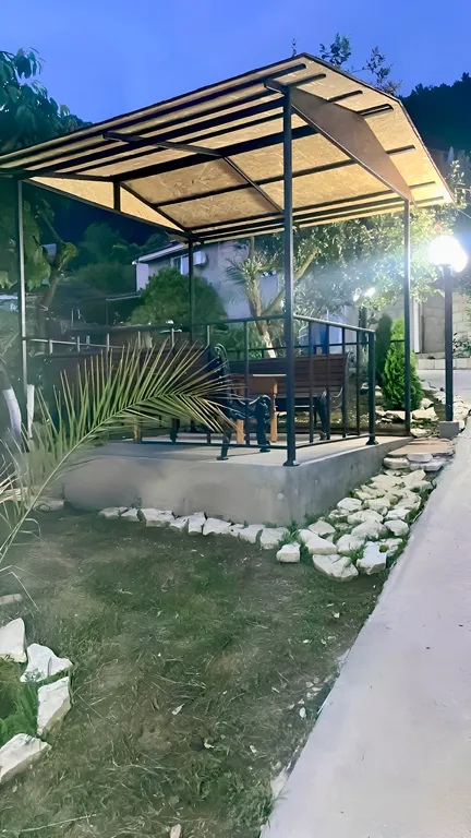 Эко-домик у моря на белых скалах