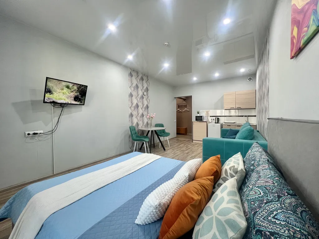 Уютная студия на Смолина в центре, не берем оплату за финальную уборку