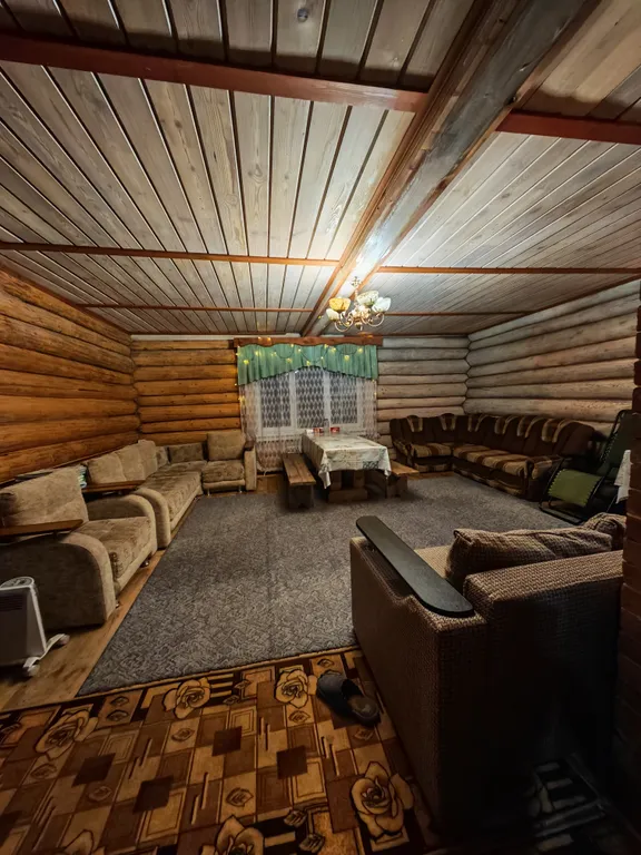 Уютный дом у озера