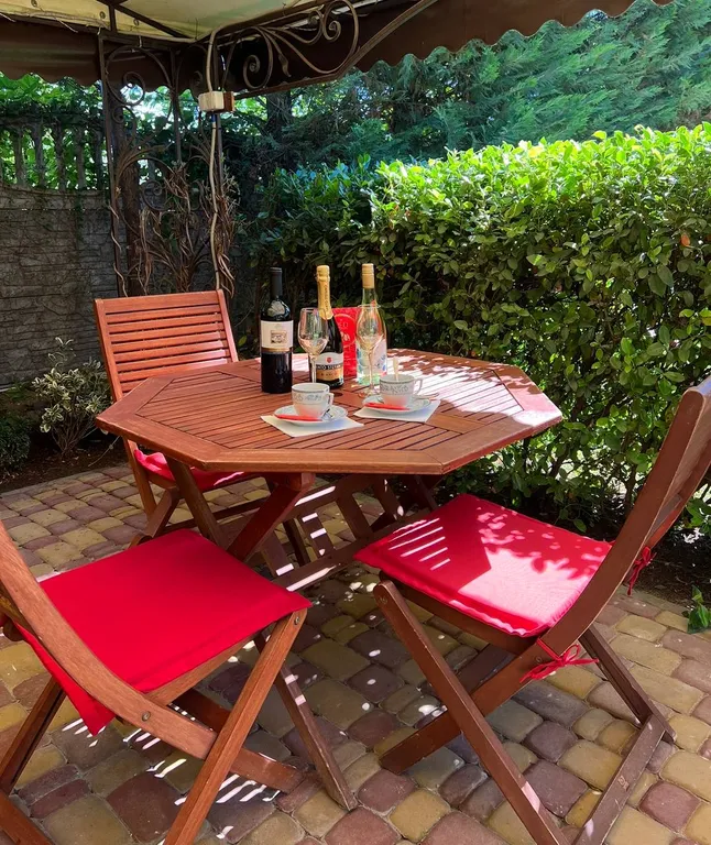 Апартаменты на первой линии Севастополь (Любимовка)