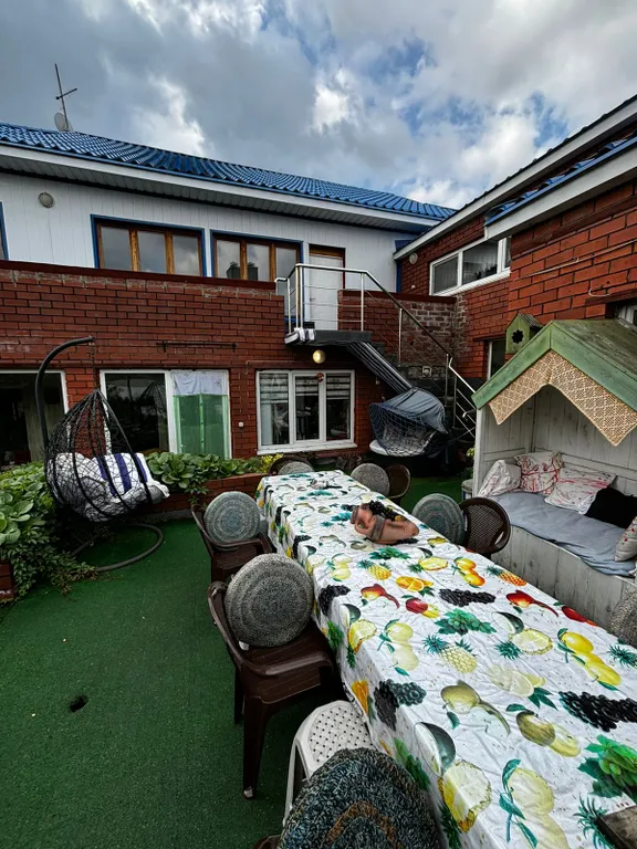 Огромный дом для отдыха с детьми