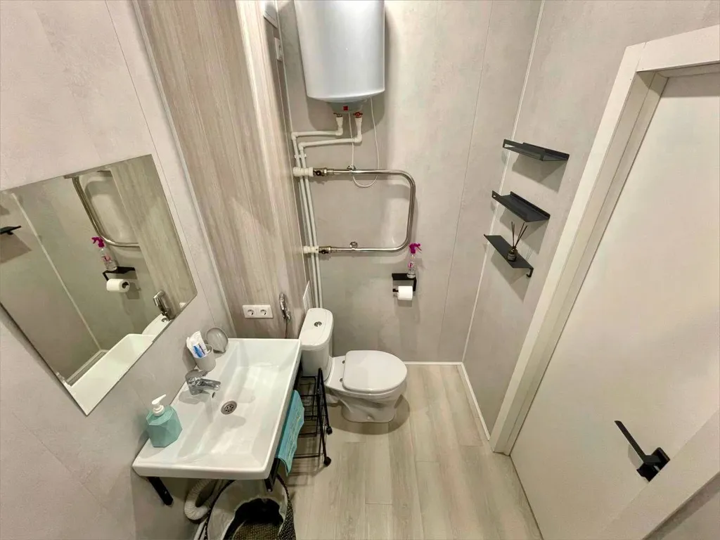 Шикарная квартира с панорамными окнами и террасой рядом с титан ареной