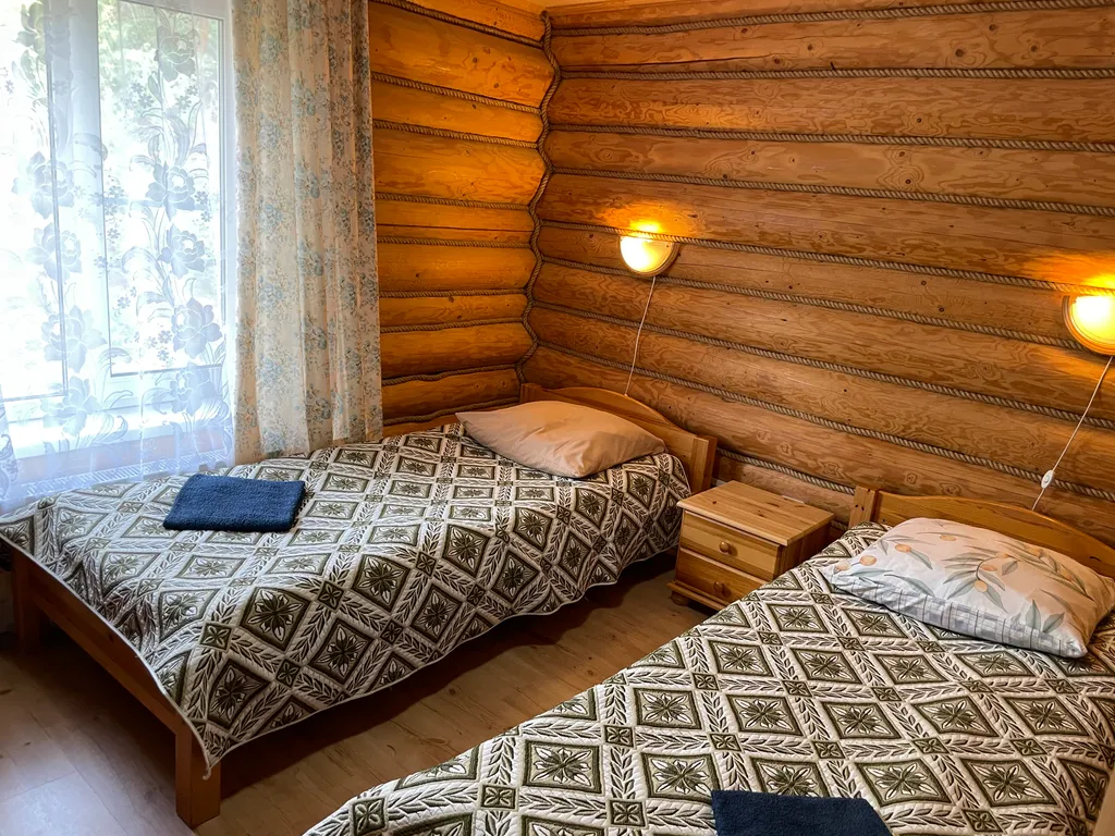 База отдыха Заполек. Коттедж с видом на озеро Селигер.