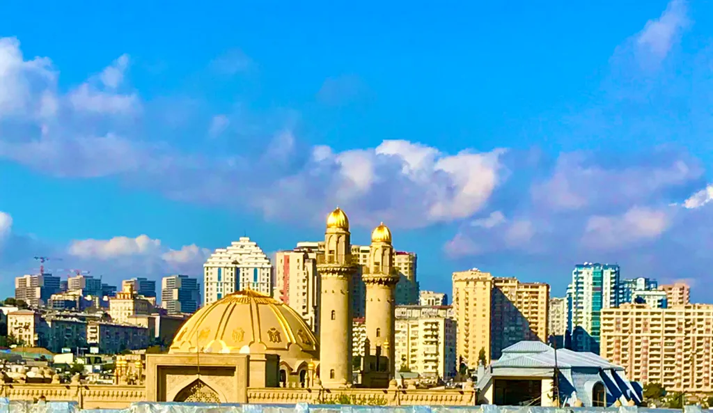 Panoramic Apartments в центре Баку Вид на Flame Towers F1 Track