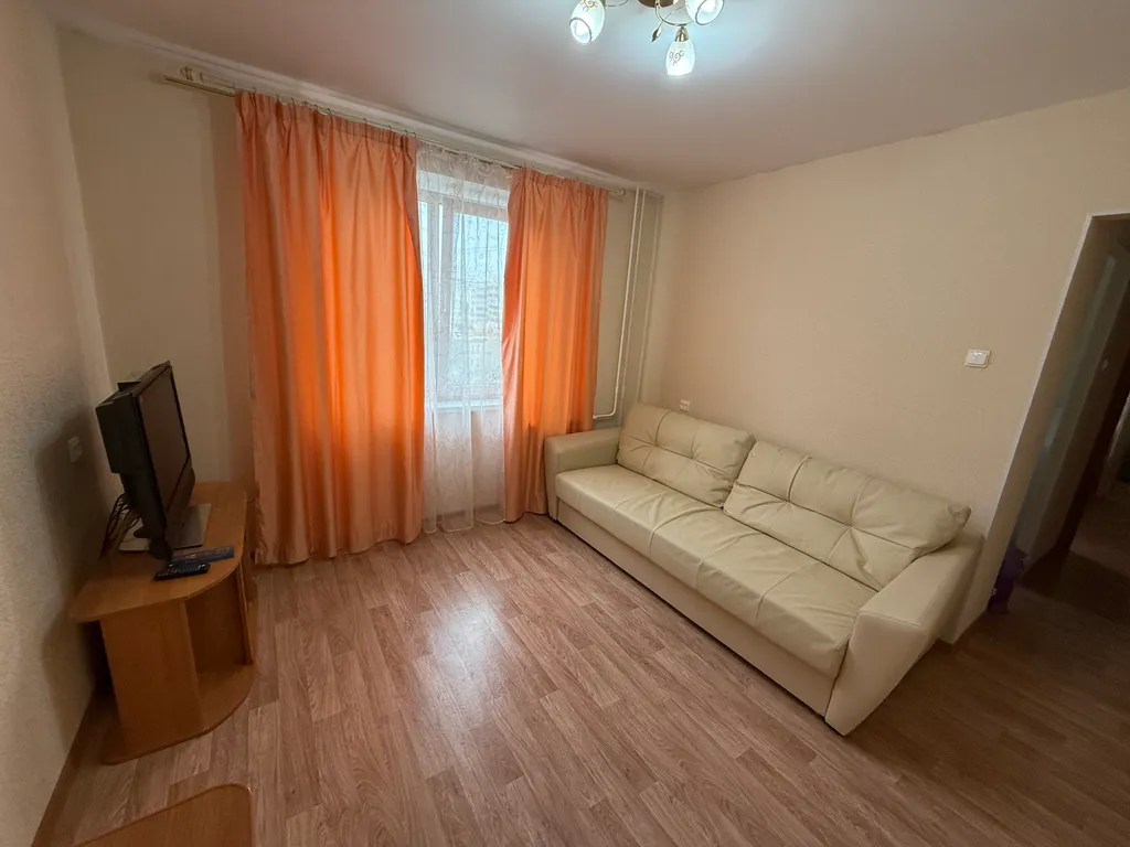 Чистая двухкомнатная квартира