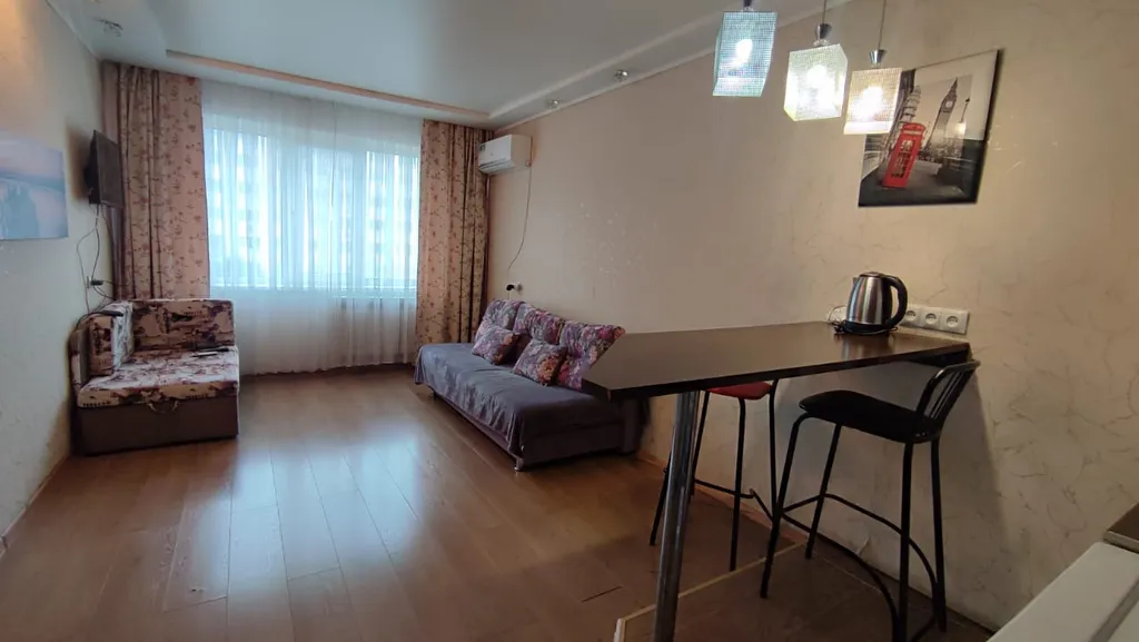 Студия, рядом с Золотым Мостом