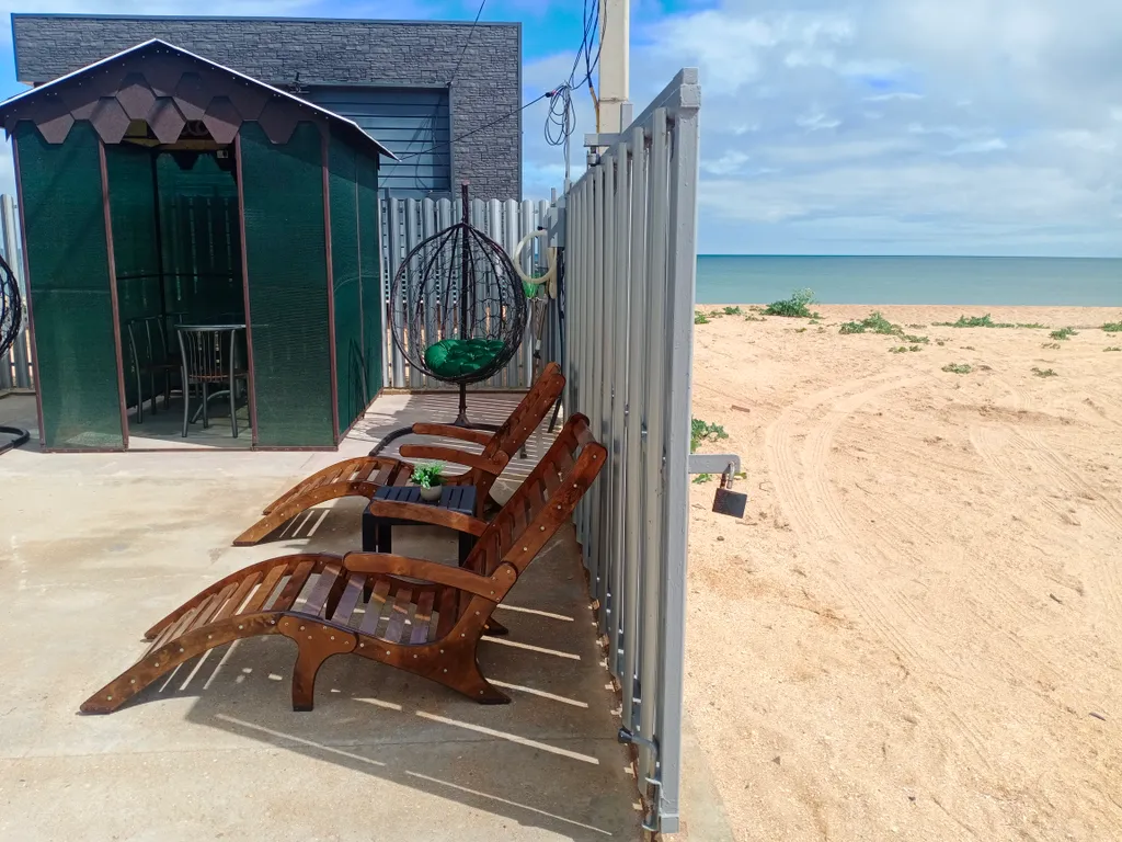 Дом на берегу моря