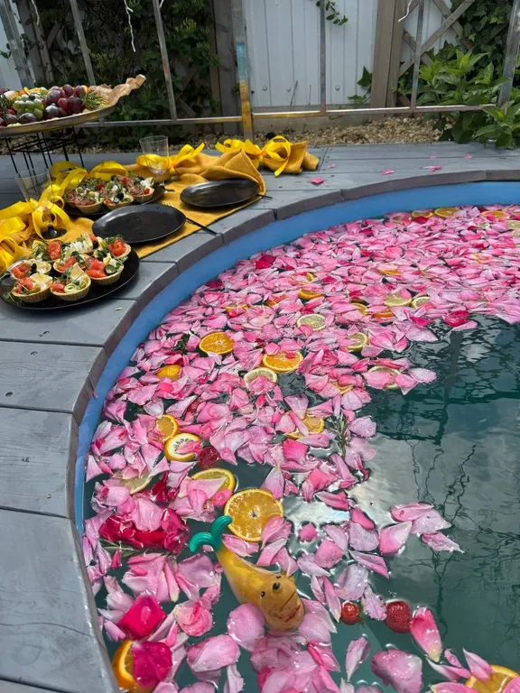 Дом для отдыха с бассейном и банным комплексом