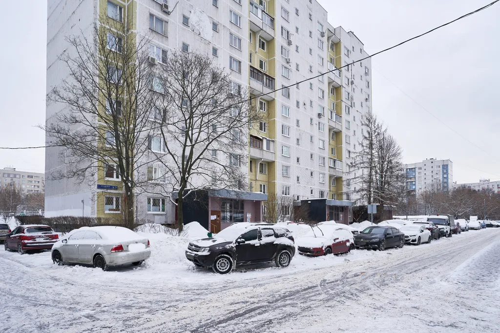 Свежая квартира с дизайнерским ремонтом недалеко от Спорттех Арены