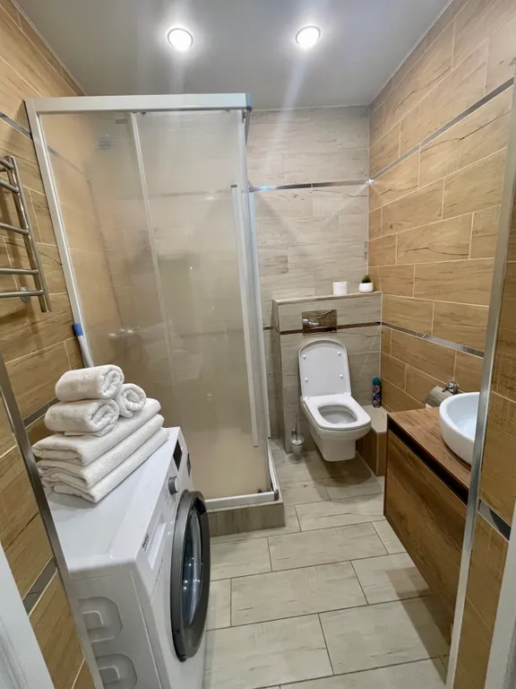 Светлая студия с панорамным окнами на горы напротив отеля Мариотт