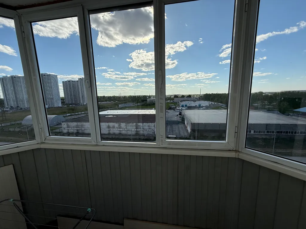 Студия 20кв.м - широкая кровать, стиралка, микроволновка, холодильник