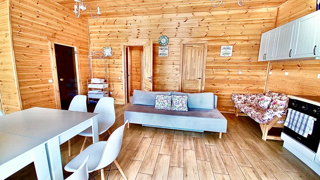 Семейный коттедж у озера