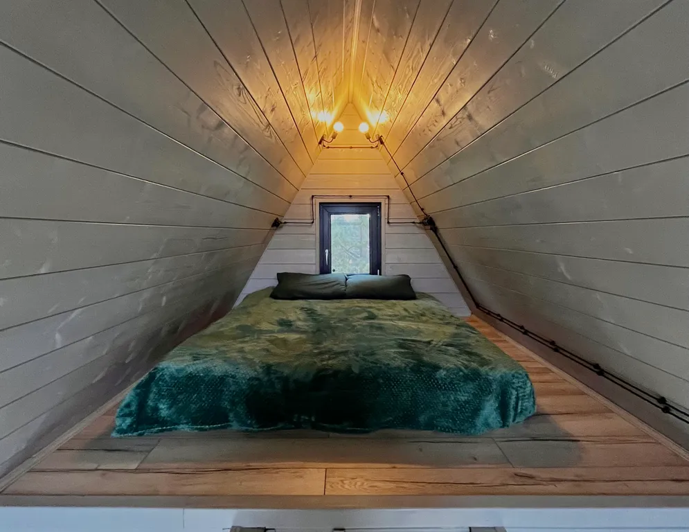 Домик у реки с банным чаном и сап-бордами